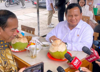 Presiden Jokowi Makan Bareng Capres Nomor Urut 2