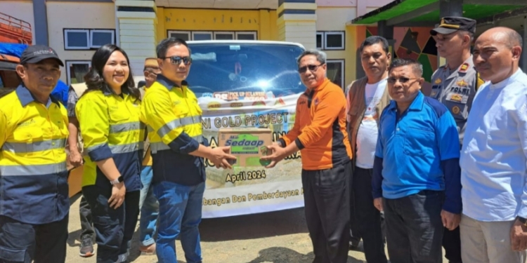 Bentuk Peduli Pani Gold Project: Serahkan Batuan Bagi Korban Banjir di Gorontalo Utara