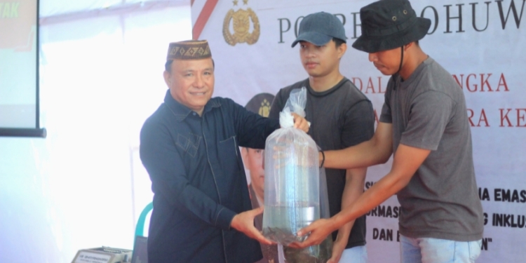 Beni Nento Apresiasi Baksos dan Bansos Serentak Polres Pohuwato Peringati HUT Bhayangkara Ke-78