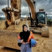 Felni Ruiba, Wanita Pohuwato yang Jadi Operator Excavator PGP