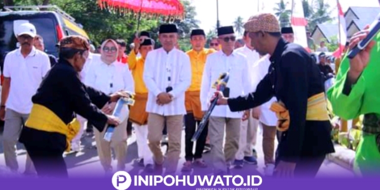 Lautan Massa Kawal Pasangan SIAP Daftar di KPU Pohuwato