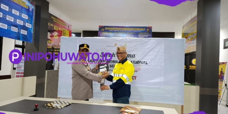 Pani Gold Project Serahkan 1 Unit Mobil Operasional Ke Polres Pohuwato