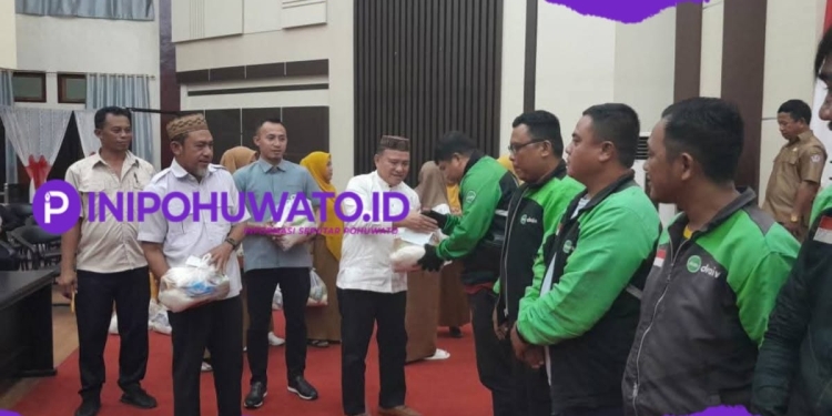 Peduli Ojol, DPRD Pohuwato Salurkan Bantuan untuk 49 Pengemudi