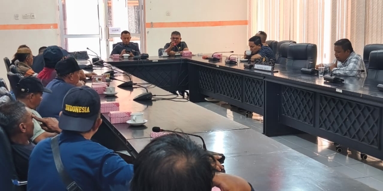 Penambang Datangi DPRD, Tuntut Ganti Rugi Talang