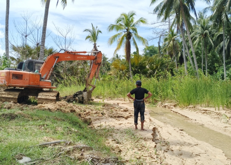 Demi Cegah Banjir, Penambang Bulangita Turun Langsung Normalisasi Sungai