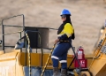 Felni Ruiba, Operator Excavator Perempuan Pertama di Pani Gold Mine Asal Pohuwato