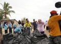 Pani Gold Mine Peduli Lingkungan Hidup, Bersihkan Sampah di Kampung Nelayan Desa Pohuwato
