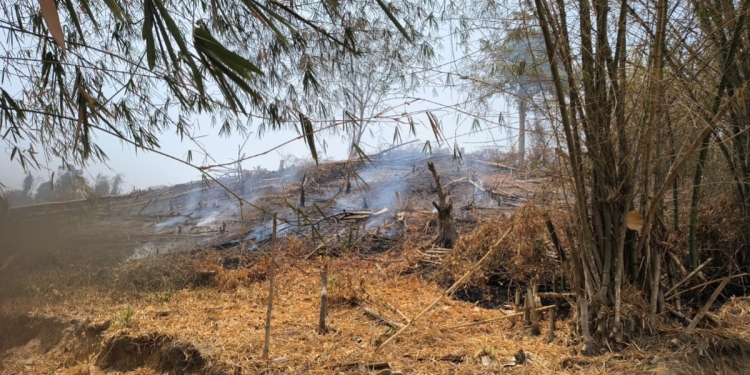PGM Bersinergi dengan Damkar dan Warga Padamkan Kebakaran di Hulawa