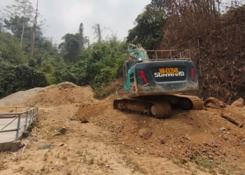 Pani Gold Mine Turunkan Excavator, Bersihkan Endapan Lumpur di Intake Air Terang